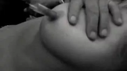یک زن وجود دارد که دانلود فیلم سوپر با جوراب عاشق یک مرد